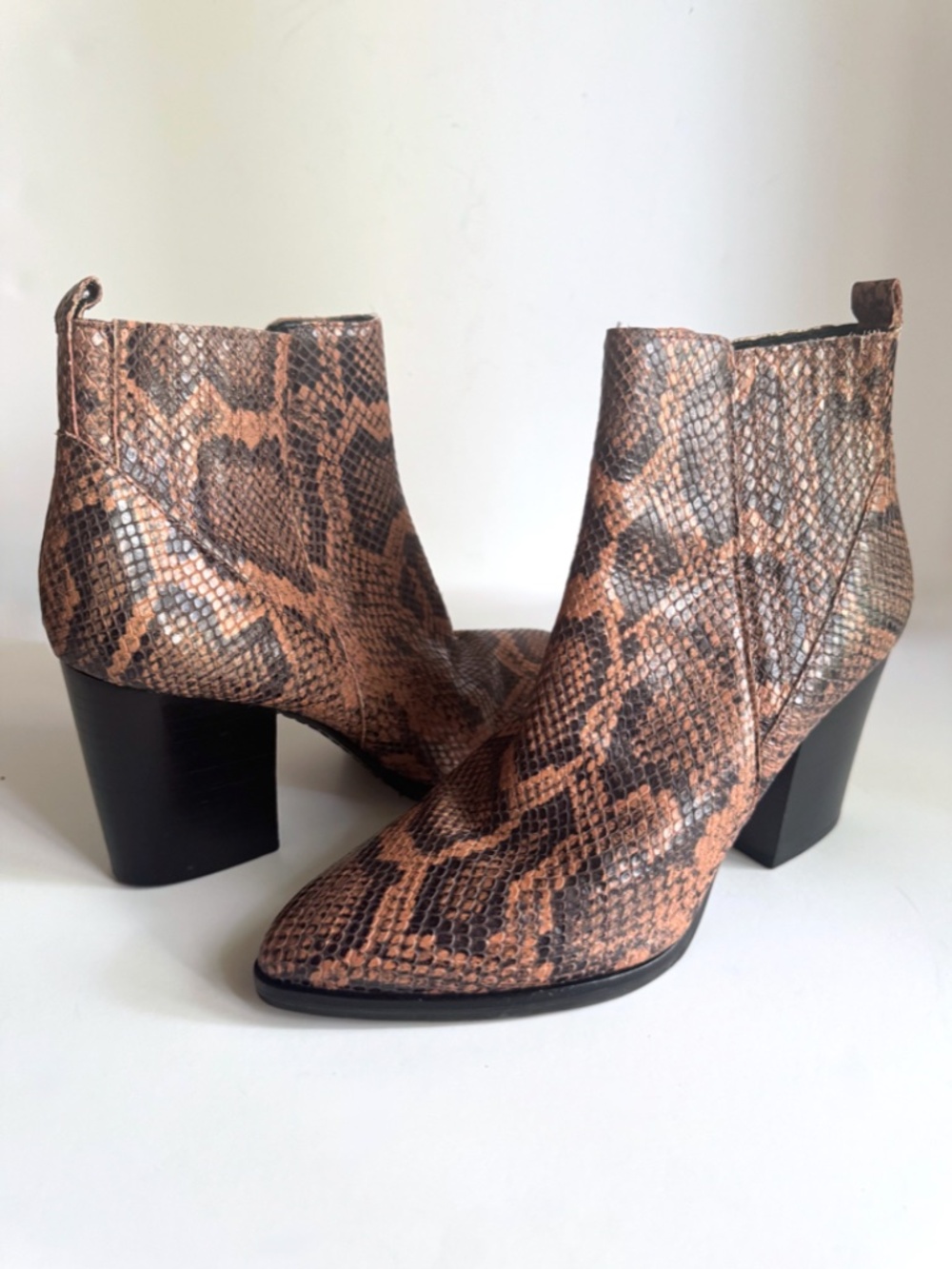Marc Fisher LTD Alva Pointy Toe Bootie Size 9
